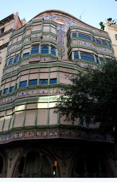 Barcelona Guided Tour Modernism Casa Comalat rear
